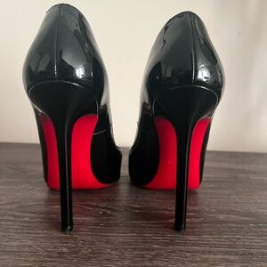 Christian Louboutin So Kate